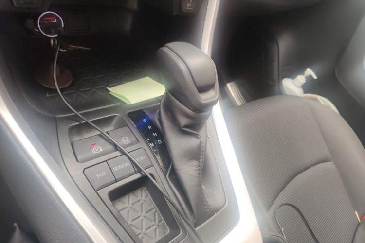 Used Toyota RAV4 2021 2.0L CVT Two-Wheel Drive Urban Edition Gear Lever