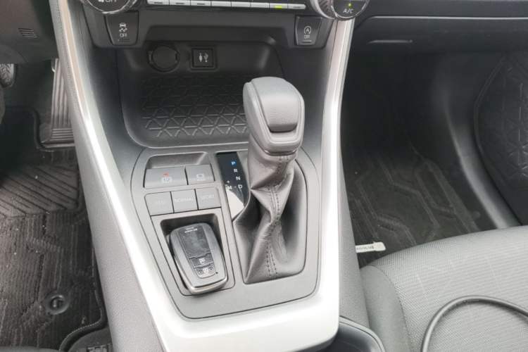 Used Toyota RAV4 2021 2.0L CVT Two-Wheel Drive Fashion Edition Gear Lever