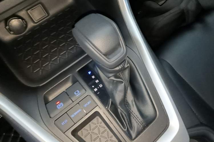 Used Toyota RAV4 2021 2.0L CVT Two-Wheel Drive Urban Edition Gear Lever