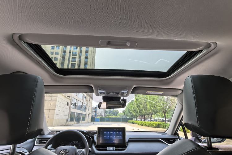 Used Toyota RAV4 2021 2.0L CVT Two-Wheel Drive Fashion PLUS Edition Headliner