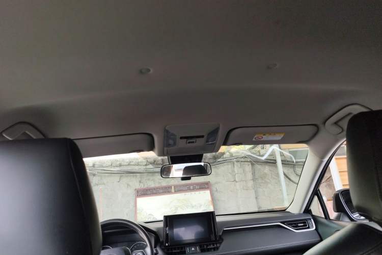 Used Toyota RAV4 2021 2.0L CVT Two-Wheel Drive Urban Edition Headliner
