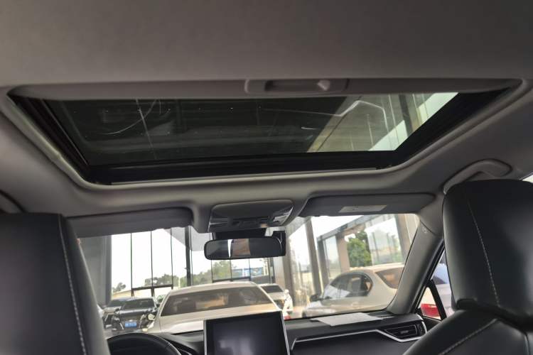 Used Toyota RAV4 2021 2.0L CVT Two-Wheel Drive Fashion PLUS Edition Headliner