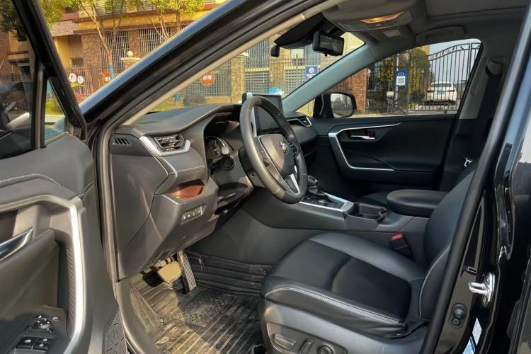 Used Toyota RAV4 2021 Dual-Engine 2.5L E-CVT Four-Wheel Drive Elite PLUS Edition Interior 1