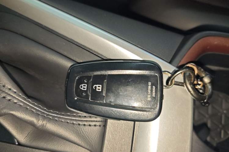 Used Toyota RAV4 2021 2.0L CVT Two-Wheel Drive Fashion PLUS Edition Interior 1