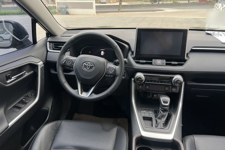 Used Toyota RAV4 2021 2.0L CVT Two-Wheel Drive Fashion PLUS Edition Interior 2