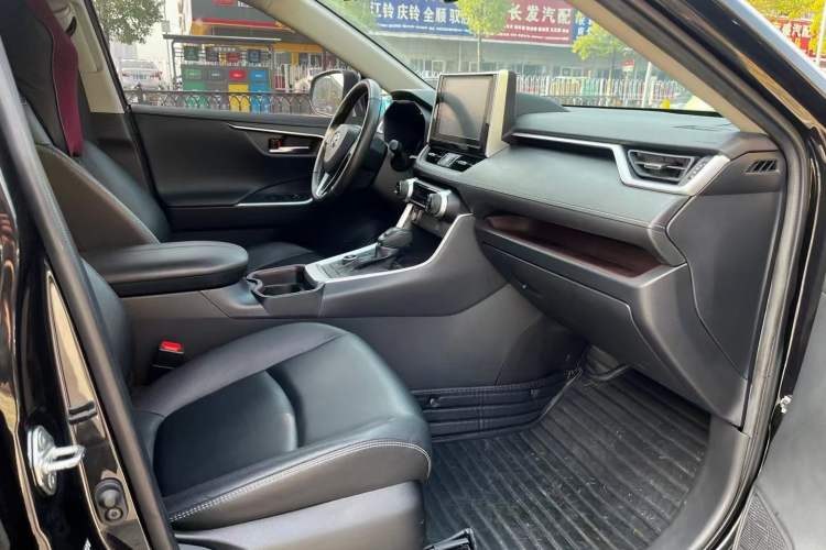 Used Toyota RAV4 2021 Dual-Engine 2.5L E-CVT Four-Wheel Drive Elite PLUS Edition Interior 2
