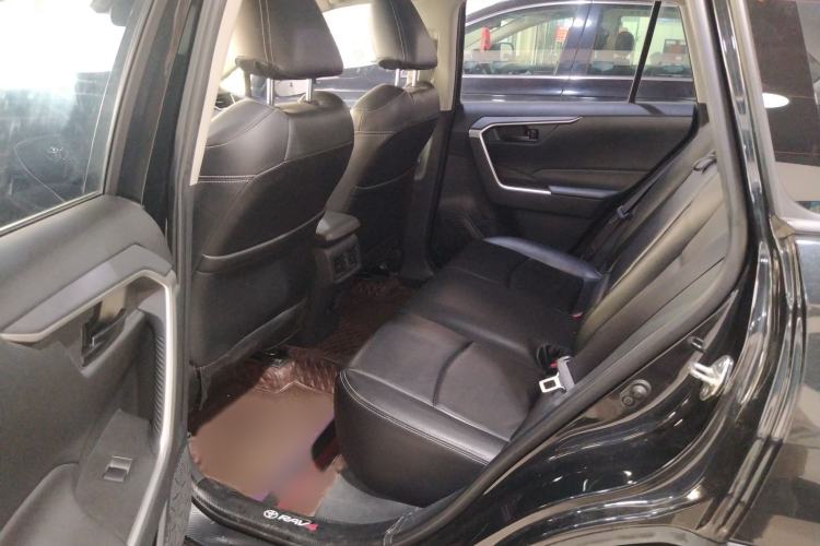Used Toyota RAV4 2021 2.0L CVT Two-Wheel Drive Urban Edition Interior 2