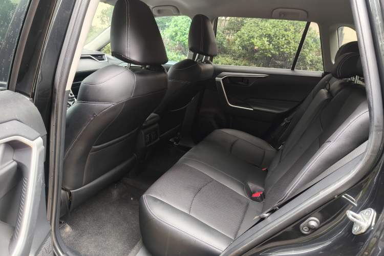 Used Toyota RAV4 2021 2.0L CVT Two-Wheel Drive Urban Edition Interior 2