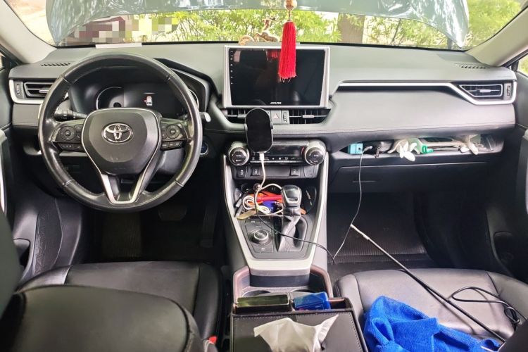 Used Toyota RAV4 2021 Dual-Engine 2.5L E-CVT Four-Wheel Drive Elite PLUS Edition Interior 2