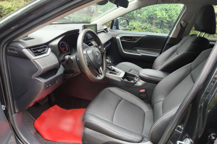 Used Toyota RAV4 2021 2.0L CVT Two-Wheel Drive Urban Edition Interior 3