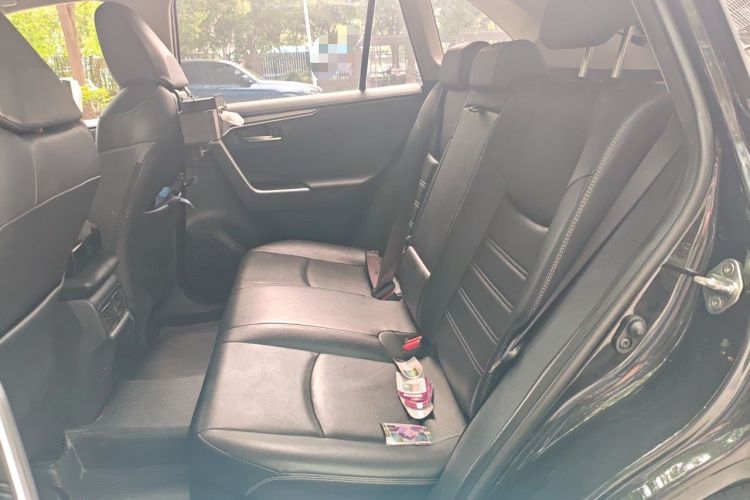 Used Toyota RAV4 2021 Dual-Engine 2.5L E-CVT Four-Wheel Drive Elite PLUS Edition Interior 4