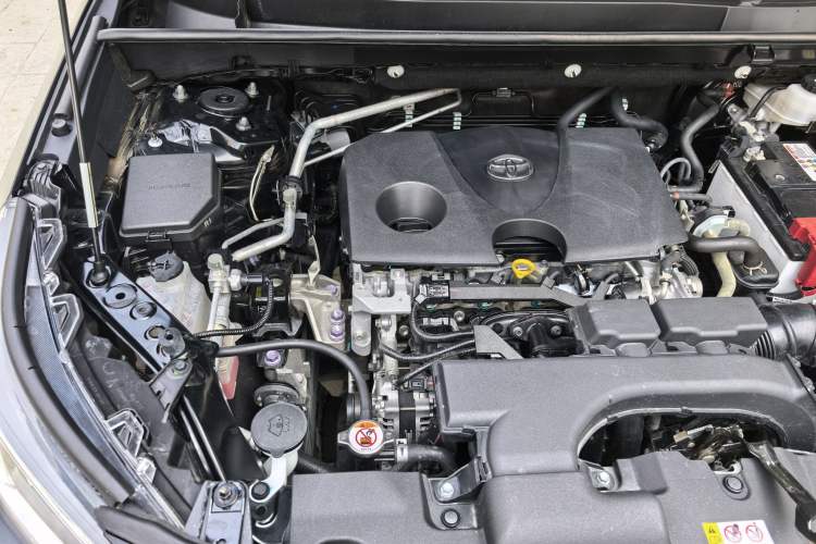 Used Toyota RAV4 2021 2.0L CVT Two-Wheel Drive Fashion PLUS Edition Interior 9