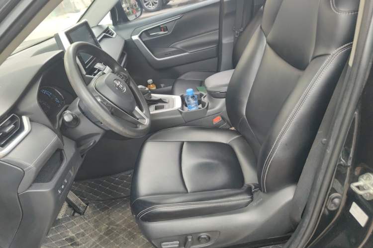 Used Toyota RAV4 2021 Dual-Engine 2.5L E-CVT Two-Wheel Drive Elite Edition Left Front Seat