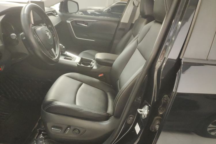 Used Toyota RAV4 2021 2.0L CVT Two-Wheel Drive Fashion Edition Left Front Seat