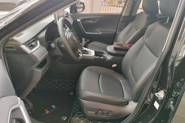 Used Toyota RAV4 2021 2.0L CVT Two-Wheel Drive Fashion Edition Left Front Seat