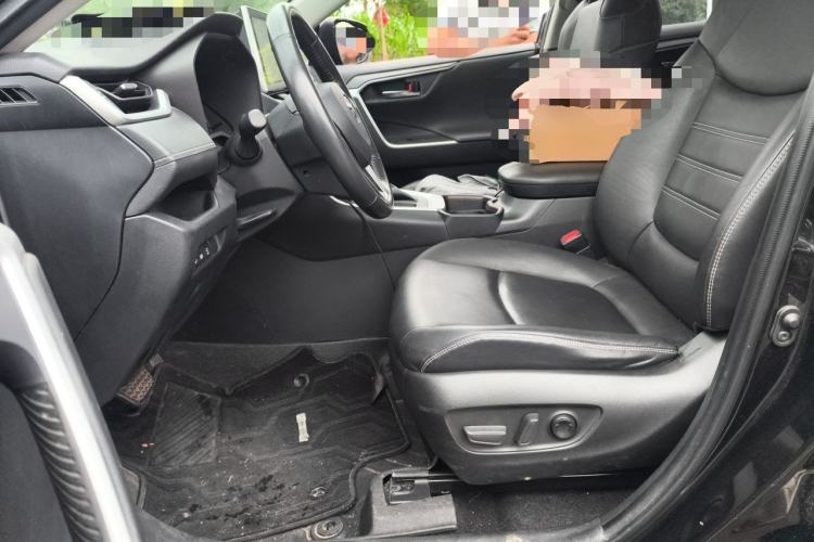 Used Toyota RAV4 2021 2.0L CVT Two-Wheel Drive Fashion PLUS Edition Left Front Seat
