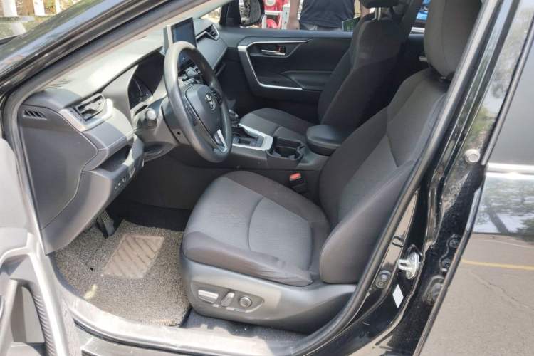 Used Toyota RAV4 2021 Dual-Engine 2.5L E-CVT Two-Wheel Drive Elite Edition Left Front Seat