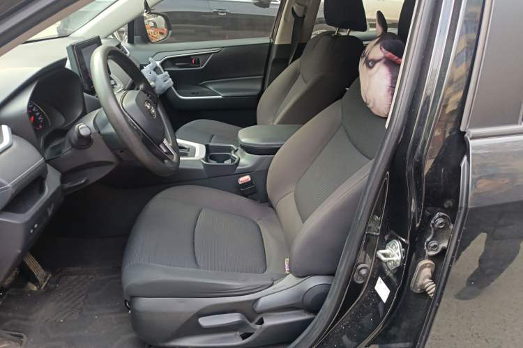 Used Toyota RAV4 2021 2.0L CVT Two-Wheel Drive Urban Edition Left Front Seat