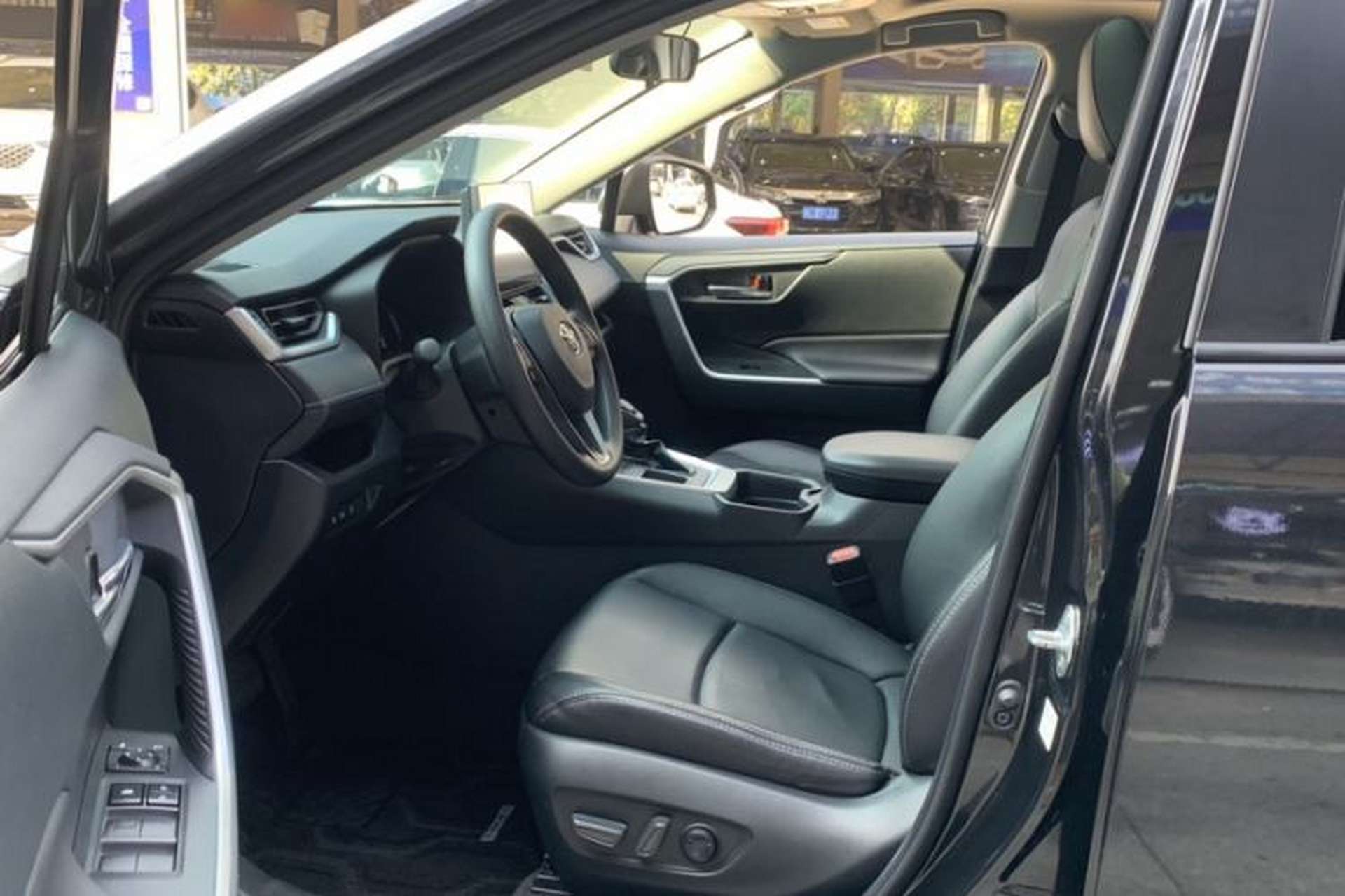 Used Toyota RAV4 2021 2.0L CVT Two-Wheel Drive Fashion Edition Left Front Seat