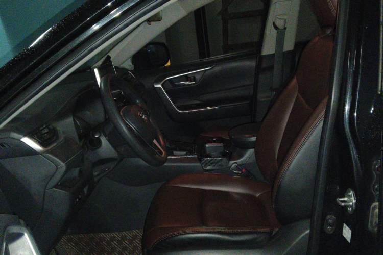 Used Toyota RAV4 2021 2.0L CVT Two-Wheel Drive Fashion Edition Left Front Seat