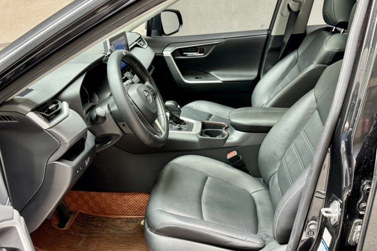 Used Toyota RAV4 2021 Revised Version Dual-Motor Hybrid 2.5L E-CVT 4x4 Elite PLUS Edition Left Front Seat