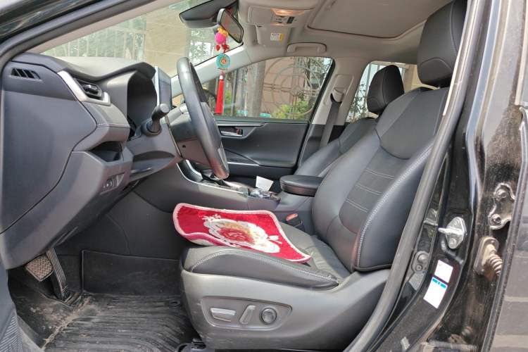 Used Toyota RAV4 2021 2.0L CVT 4x4 Style PLUS Edition Left Front Seat
