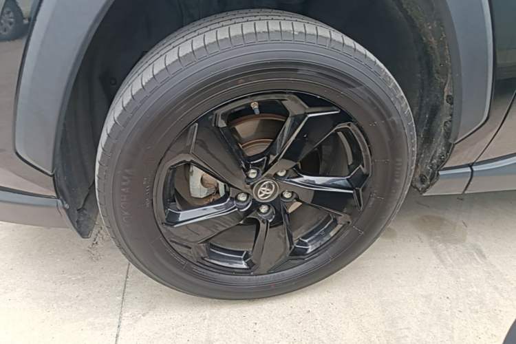 Used Toyota RAV4 2021 Revised Version Dual-Motor Hybrid 2.5L E-CVT 4x4 Elite PLUS Edition Left Front Wheel Hub