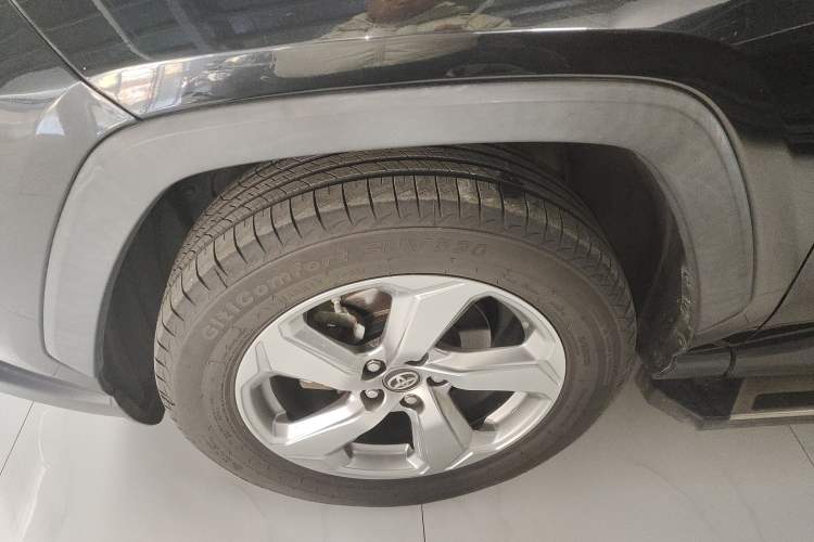Used Toyota RAV4 2021 2.0L CVT Two-Wheel Drive Fashion Edition Left Front Wheel Hub
