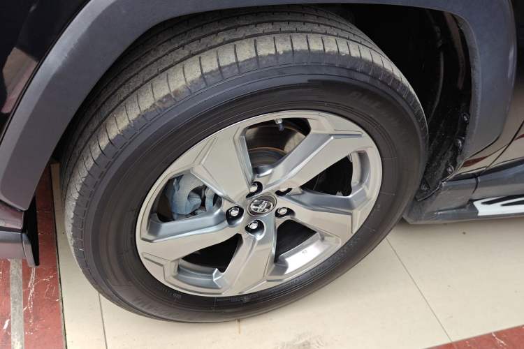 Used Toyota RAV4 2021 2.0L CVT Two-Wheel Drive Fashion PLUS Edition Left Front Wheel Hub
