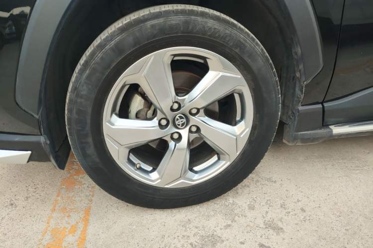 Used Toyota RAV4 2021 2.0L CVT Two-Wheel Drive Fashion PLUS Edition Left Front Wheel Hub