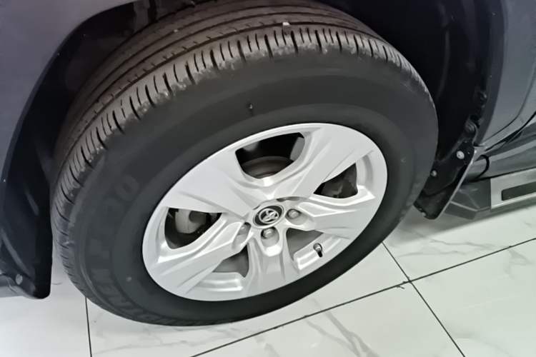 Used Toyota RAV4 2021 2.0L CVT Two-Wheel Drive Urban Edition Left Front Wheel Hub