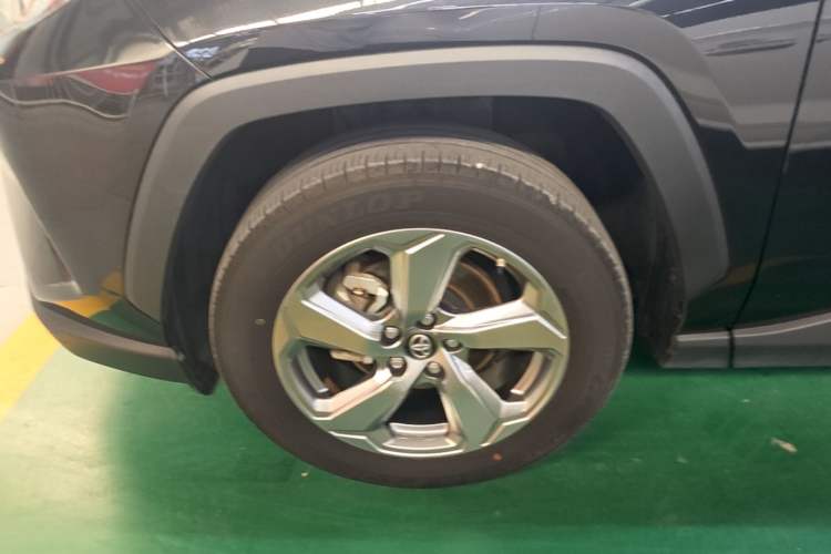Used Toyota RAV4 2021 2.0L CVT Two-Wheel Drive Fashion PLUS Edition Left Front Wheel Hub