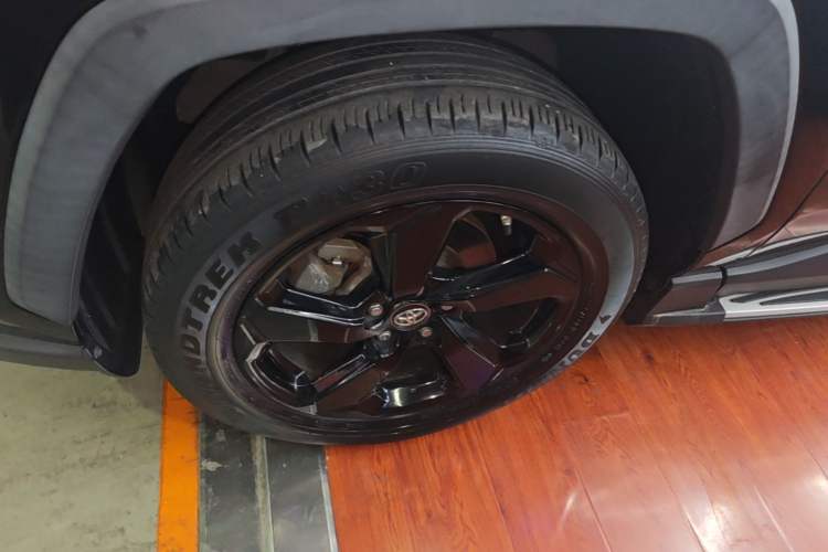Used Toyota RAV4 2021 Revised Version Dual-Motor Hybrid 2.5L E-CVT 4x4 Elite PLUS Edition Left Front Wheel Hub