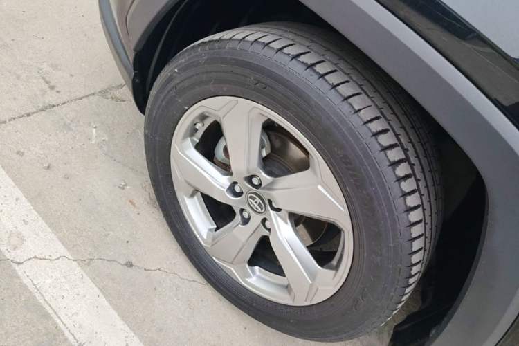 Used Toyota RAV4 2021 2.0L CVT 4x4 Style PLUS Edition Left Front Wheel Hub