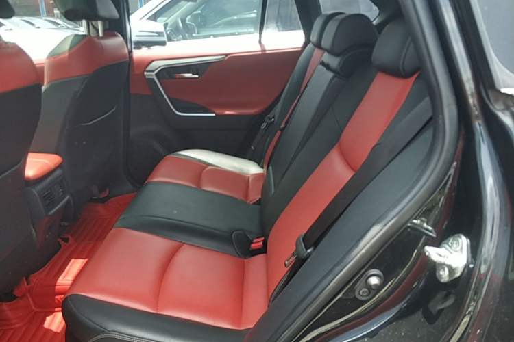 Used Toyota RAV4 2021 Dual-Engine 2.5L E-CVT Four-Wheel Drive Elite PLUS Edition Left Rear Seat