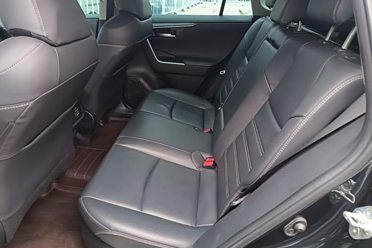 Used Toyota RAV4 2021 Revised Version Dual-Motor Hybrid 2.5L E-CVT 4x4 Elite PLUS Edition Left Rear Seat