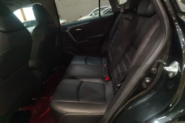Used Toyota RAV4 2021 2.0L CVT Two-Wheel Drive Fashion PLUS Edition Left Rear Seat