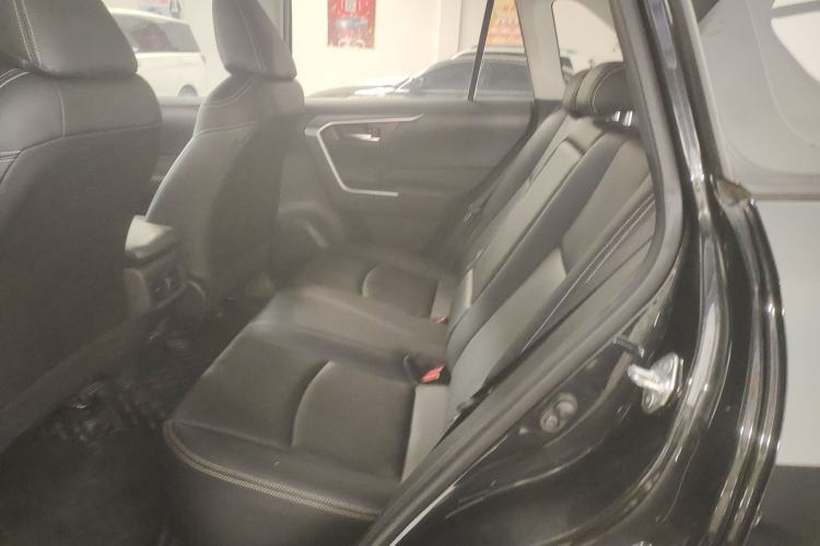Used Toyota RAV4 2021 2.0L CVT Two-Wheel Drive Fashion Edition Left Rear Seat