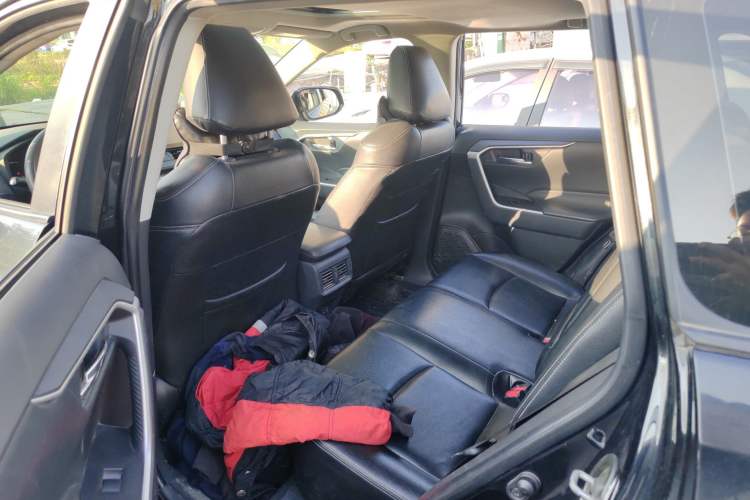 Used Toyota RAV4 2021 2.0L CVT Two-Wheel Drive Fashion Edition Left Rear Seat