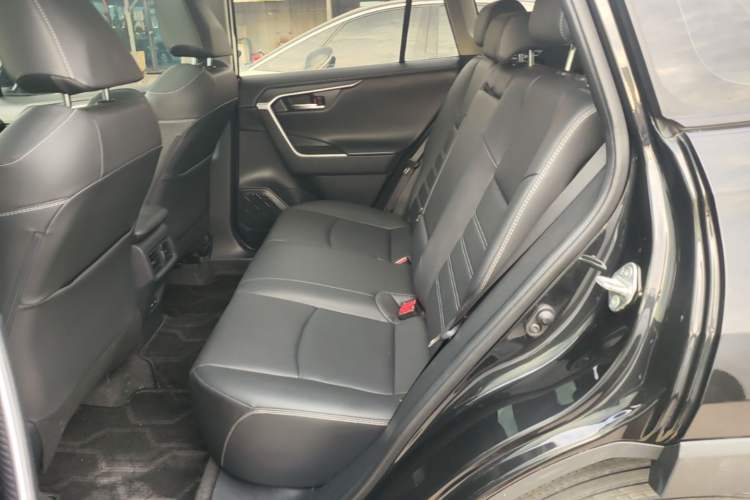 Used Toyota RAV4 2021 2.0L CVT Two-Wheel Drive Fashion PLUS Edition Left Rear Seat