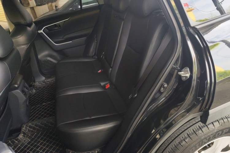 Used Toyota RAV4 2021 2.0L CVT Two-Wheel Drive Urban Edition Left Rear Seat