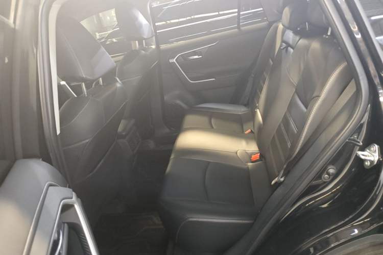 Used Toyota RAV4 2021 2.0L CVT Two-Wheel Drive Fashion PLUS Edition Left Rear Seat
