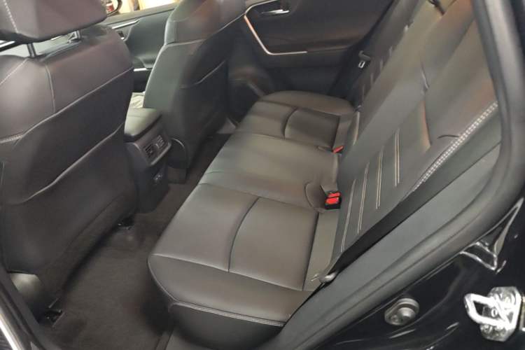 Used Toyota RAV4 2021 2.0L CVT Two-Wheel Drive Fashion PLUS Edition Left Rear Seat