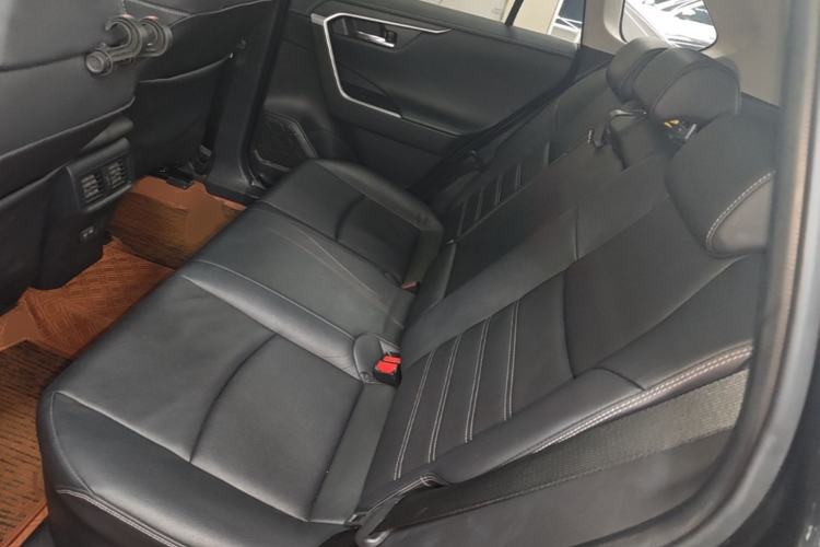 Used Toyota RAV4 2021 Revised Version Dual-Motor Hybrid 2.5L E-CVT 4x4 Elite PLUS Edition Left Rear Seat