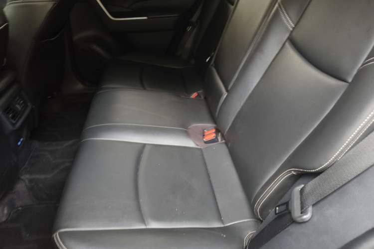 Used Toyota RAV4 2021 2.0L CVT Two-Wheel Drive Fashion Edition Left Rear Seat