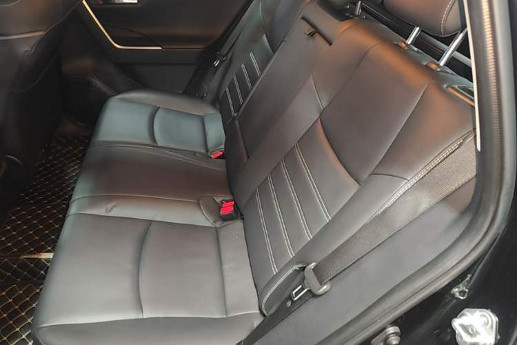 Used Toyota RAV4 2021 2.0L CVT Two-Wheel Drive Fashion PLUS Edition Left Rear Seat