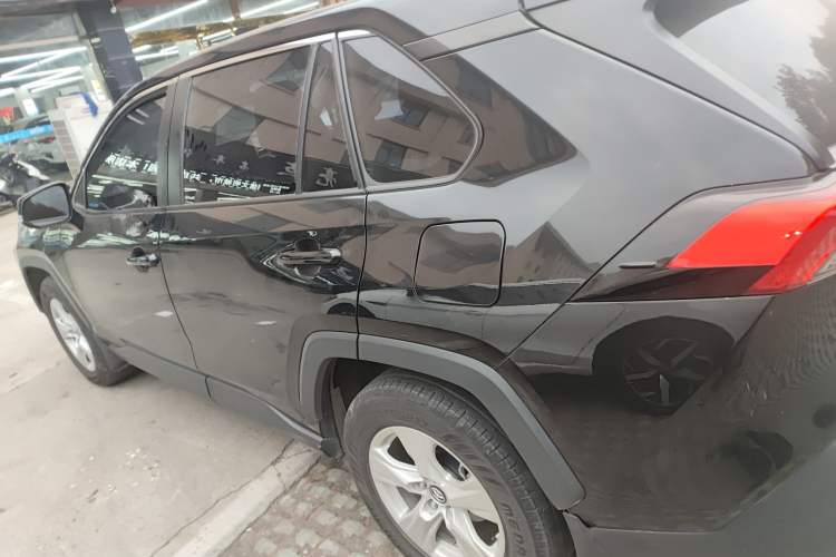 Used Toyota RAV4 2021 2.0L CVT Two-Wheel Drive Urban Edition Left Side