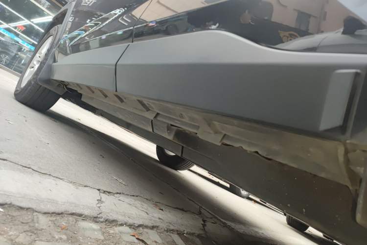 Used Toyota RAV4 2021 2.0L CVT Two-Wheel Drive Urban Edition Left Side Sill