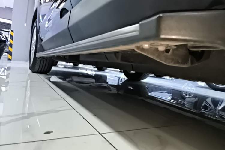 Used Toyota RAV4 2021 2.0L CVT Two-Wheel Drive Urban Edition Left Side Sill