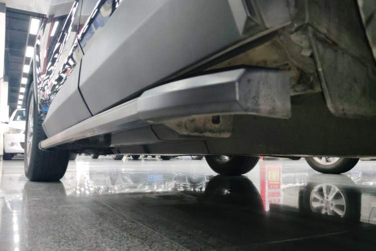 Used Toyota RAV4 2021 2.0L CVT Two-Wheel Drive Fashion PLUS Edition Left Side Sill